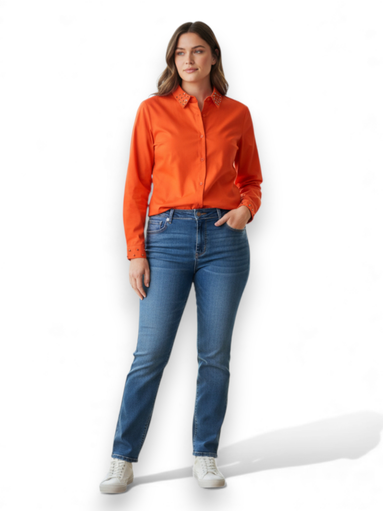 Camisa con pedrería en puño